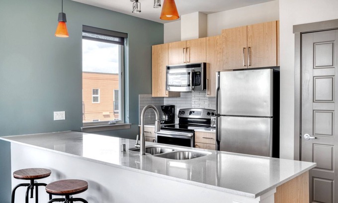 Old Ballard Apartamento | Amazing Ballard 2BR w/ Fire Pit & Gym, near Farmers Market, by Blueground