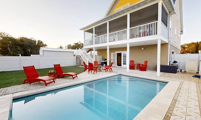 Kiska Beach Casa | Amazing Beach House w/ pool & golf cart. A few Blocks from Beach - All New!