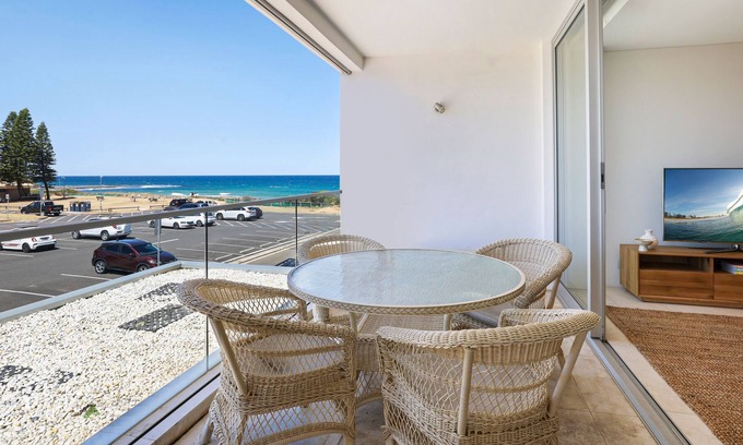 Narrabeen Apartamento | Amazing Beachfront Location on North Narrabeen Beach