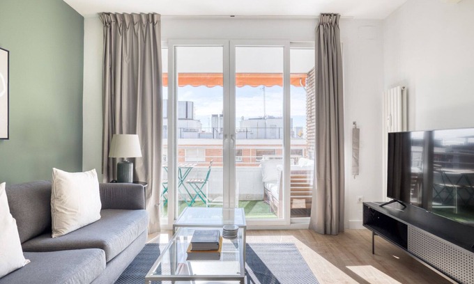 Nueva España Apartamento | Amazing Chamartín 1BR, near Real Madrid Stadium, by Blueground