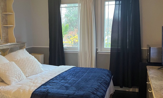 Glen Abbey Casa | Amazing Comfortable Gem at Oakville