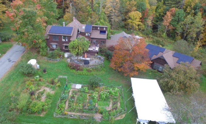 Shelburne Falls Casa | Amazing Country Getaway / Buckland Retreat House