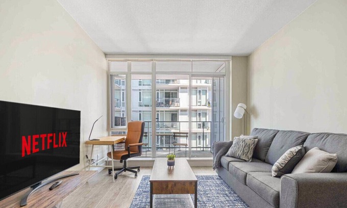 Victoria Park Condominio | 31st Floor High Rise » Sleep 4 » Parking » Netflix