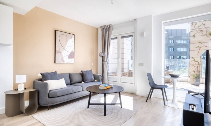 El Viso Apartamento | Amazing El Viso 1BR Penthouse with terrace, by Blueground