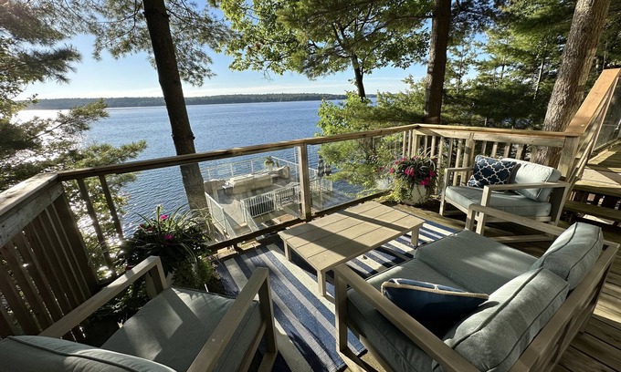 Bracebridge Casa | Amazing Family cottage on Prime Lake Muskoka