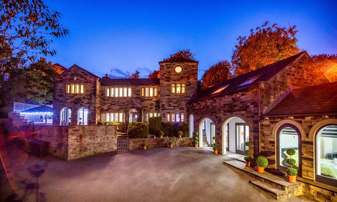 Holmfirth Casa | Increíble cabaña de despedida de soltera y casa familiar para 12 personas con bañera de hidromasaje