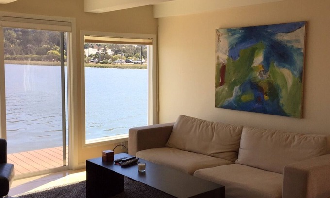 Mill Valley Alquiler De Eote | Increíble casa flotante! Moderno, elegante, diversión!