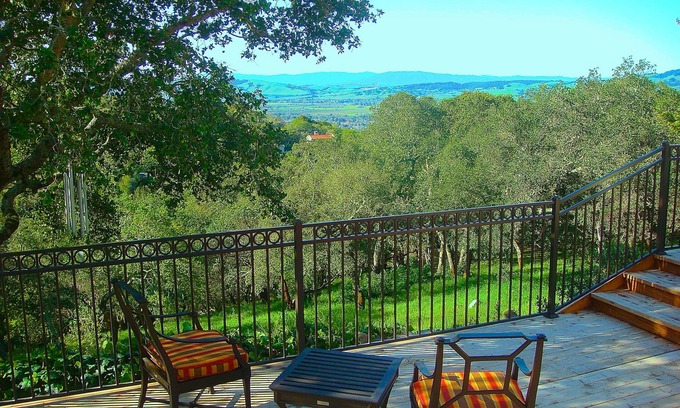 Sonoma Casa | Amazing Get-Away! ¡Disfruta de las vistas! Relájese en la cubierta o en la piscina. Minutos a Plaza.