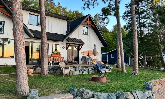 East Gull Lake Casa | Impresionante Gull Lake frente a la playa de cabina!
