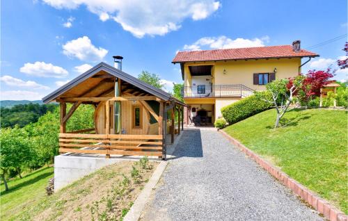 Sveti Ivan Zelina Casa | Amazing Home In Adamovec With Sauna