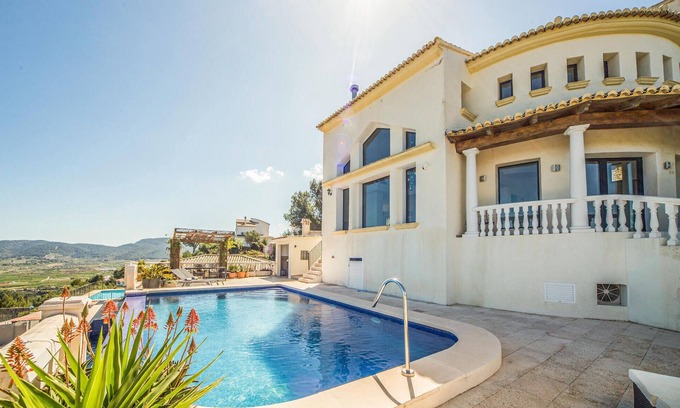 Ador Casa | Bonita casa en Ador con cocina