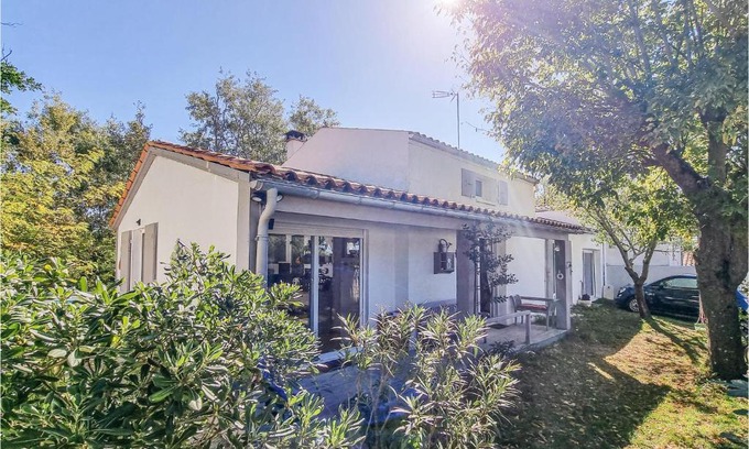La Bree-les-Bains Casa | Amazing home in La Bre-les-Bains with WiFi and 4 Bedrooms