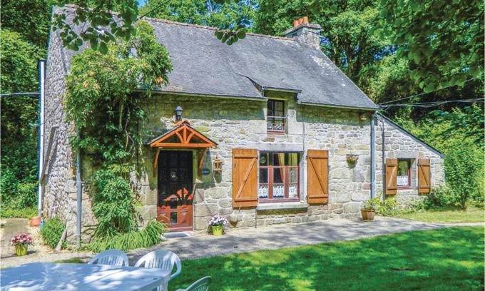 Guern Casa | Amazing Home In Guern With Wifi