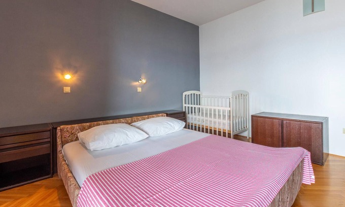 Jesenice Casa | Amazing Home in Jesenice With Wifi and 2 Bedrooms