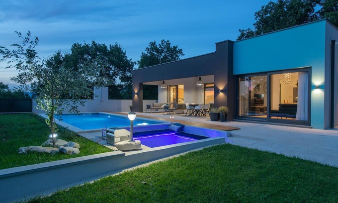 Boljevici Casa | Impresionante casa en Krsan con sauna