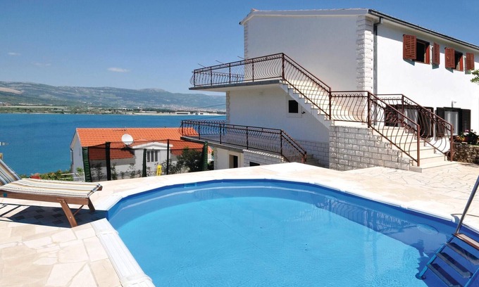 Municipality of Trogir Casa | Increíble casa en Mastrinka con sauna