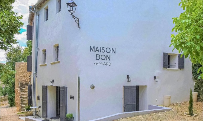 Monieux Casa | Amazing home in Monieux with 5 Bedrooms and WiFi