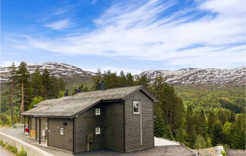 Eid Casa | Amazing Home In Nordfjordeid With Wifi