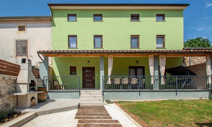Sikici Casa | Hermosa casa en Sikici con WiFi