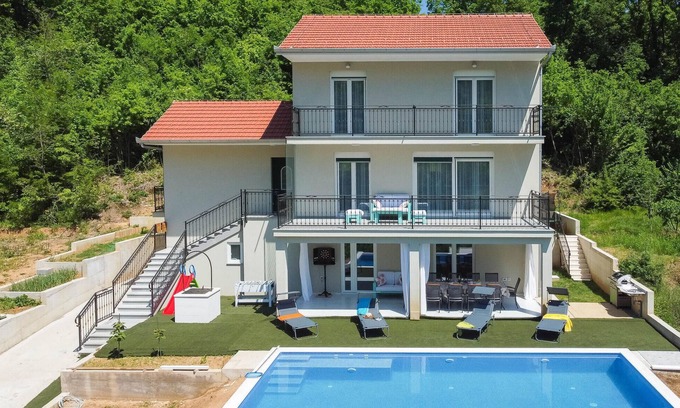 Suhac Casa | Increíble casa en Sinj con WiFi