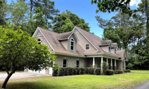 Whitemarsh Island Casa | Amazing Home & Modern Airstreams Near Beach & City Sleeps 22!