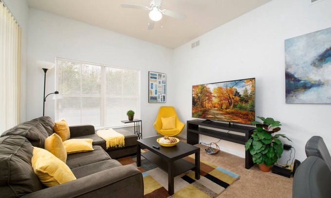 Venetian Bay Villages Casa | Amazing Home near Disney / 4 Pools / Gym / Pet Friendly 🏠