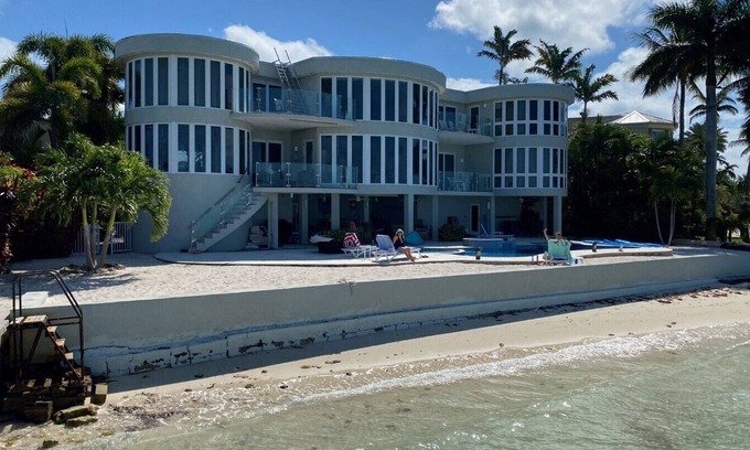 Coury Casa | Amazing home on the Atlantic Ocean!