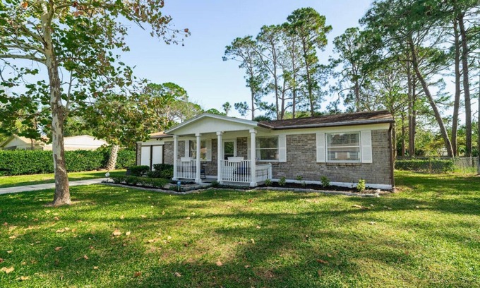 Palm Valley Casa | Amazing Home*Hot Tub*Beaches* Mins to Mayo Clinic