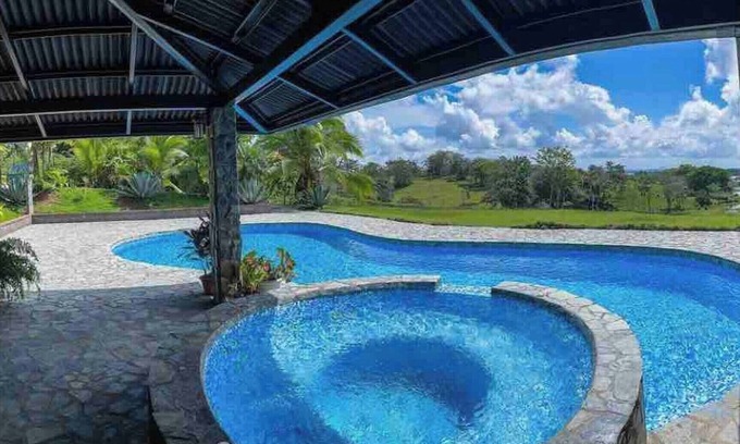 Colon Casa | Amazing House Paradise
