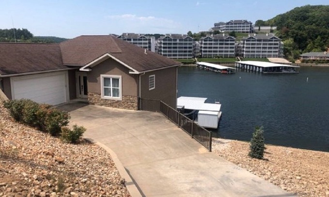 Lake of the Ozarks Casa | Amazing Lake Getaway for the whole family!