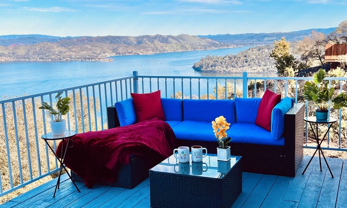 Kelseyville Casa | Amazing Lake View Home w Pool table Ping-Pong BBQ Deck, Watch Sunset
