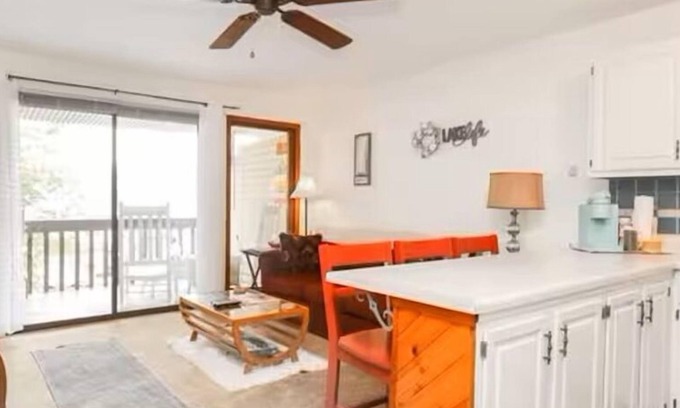 Lake of the Ozarks Condominio | Amazing Lake Views! 2-3 Min from Margaritaville, located in charming Osage Beach