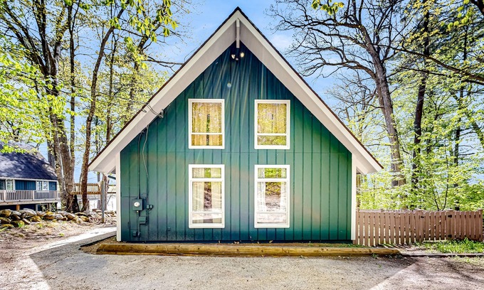 Wolfeboro Casa | Amazing lakefront retreat with stunning views - near skiing & golf