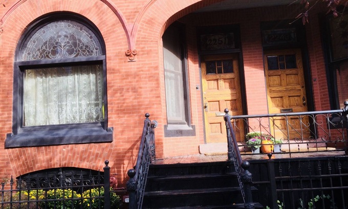 Sheffield Neighbors Casa | Increíble Lincoln Park Rowhouse - ¡Perfecto para grupos, reuniones y juegos de cachorros!