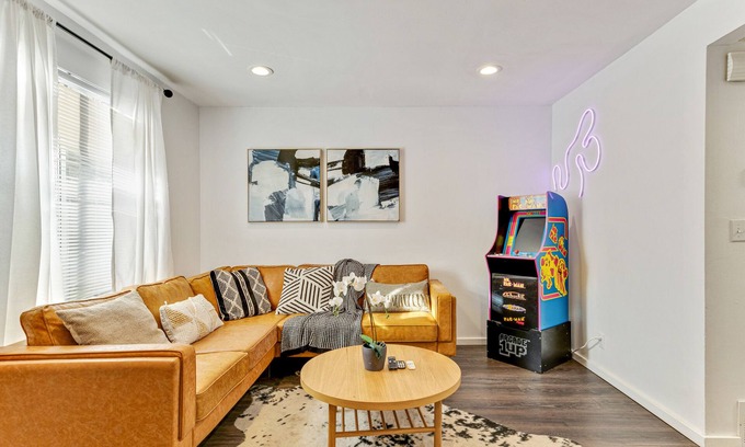South Salt Lake Casa | Amazing Location! Cozy, charming, 4 Bedroom home in SLC, Near Major Ski Resorts