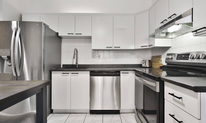 Cote-Saint-Paul Condominio | Amazing Location and large space - 4 Bdrs MTL - Modern look perfect for families