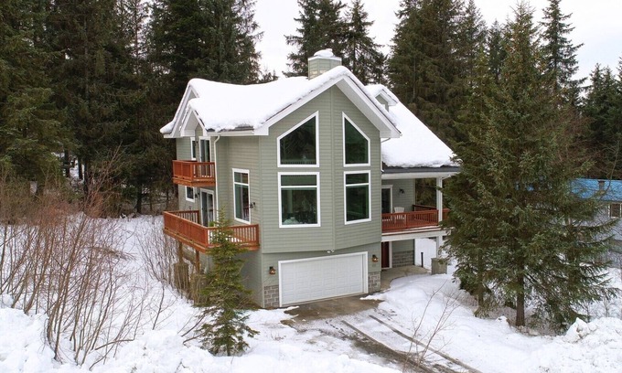 Alyeska Casa | Gran casa familiar con vistas de primera fila del monte. Alyeska