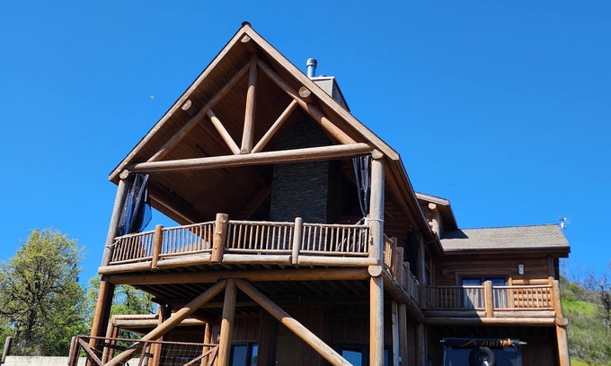Upper Lake Cabina | Amazing log cabin with a breathless view!