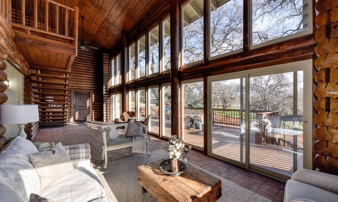 Placerville Casa | Amazing Log Cottage with Hot Tub & Barrel Sauna! (NEW LISTING)