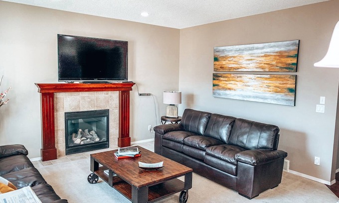 Royal Oak Casa | AMAZING LUXURIOUS HOME IN ROYAL OAK