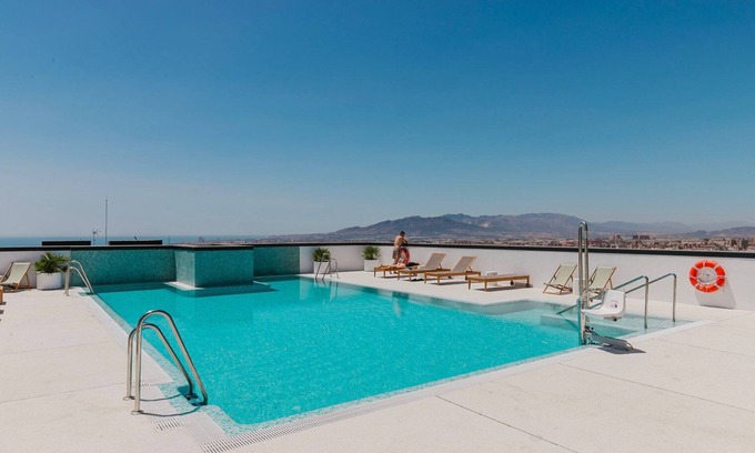 Palma-Palmilla Apartamento | Amazing Martiricos - La Roca 2BR w/Washer, nr Food, by Blueground