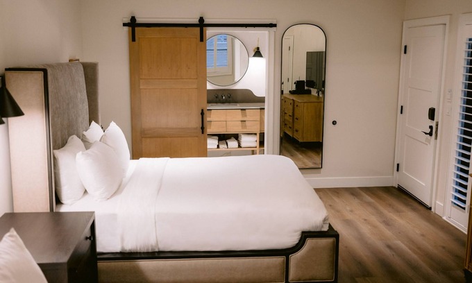 Midway Hotel | Amazing Midway Getaway! 3 Relaxing Haven w/ Resort Amenities, Ski Golf Nearby!