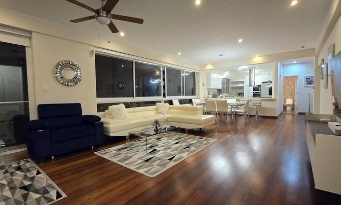 Santa Cruz Condominio | Amazing Miraflores Penthouse! Private Rooftop Hot Tub and Gameroom with WiFi, AC