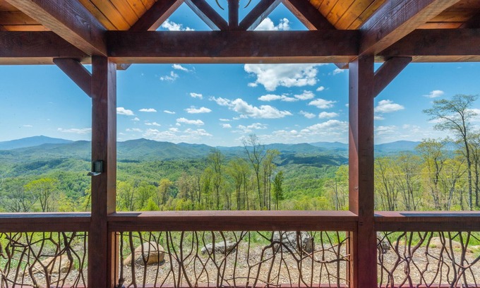 Bakersville Cabina | Disfruta de impresionantes vistas desde Among the Peaks
