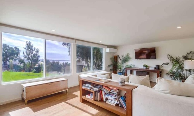 Bay Park Casa | Amazing ocean & bay views, summer fireworks, A/C