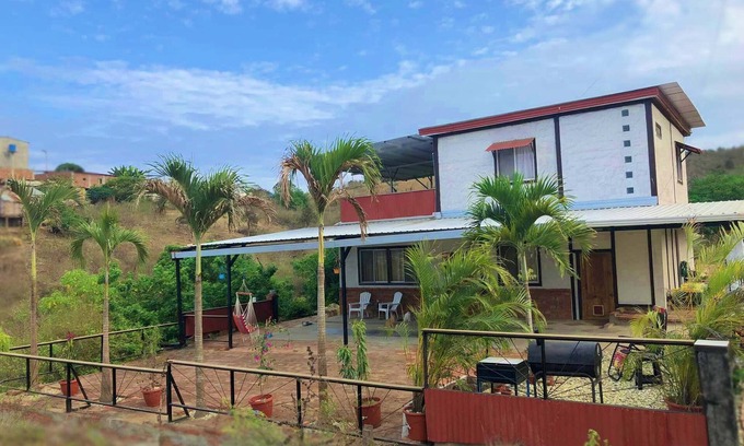 Puerto López Casa | Amazing ocean view, 10 min walk to beach, quiet, fully furnished