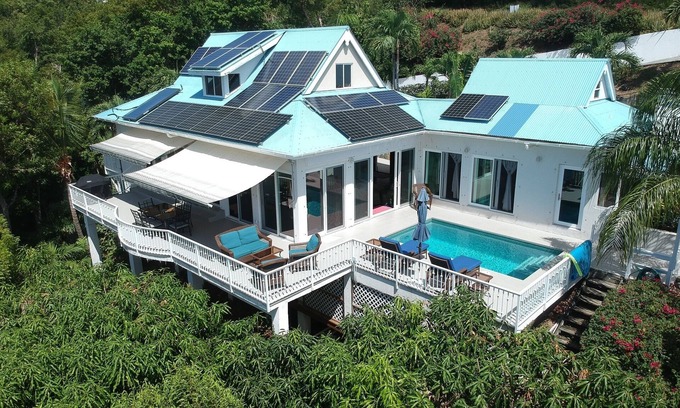 Hart Bay Villa | Villa de lujo con excelentes vistas al mar - Privada y cerca de la ciudad