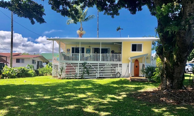 Hilo Cabaña | Amazing Ocean Views - Hilo Bay Cottage