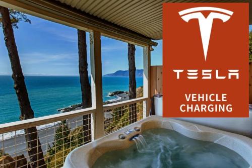 Shelter Cove Apartamento | Amazing Oceanview 2 bedroom Oceanfront! by OceanviewHotTubs Shelter Cove, CA Tesla EV Station