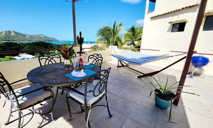 Coco Sunset Hills Apartamento | Amazing Oceanview Private Villa Rooftop Terrace Walk to Beach
